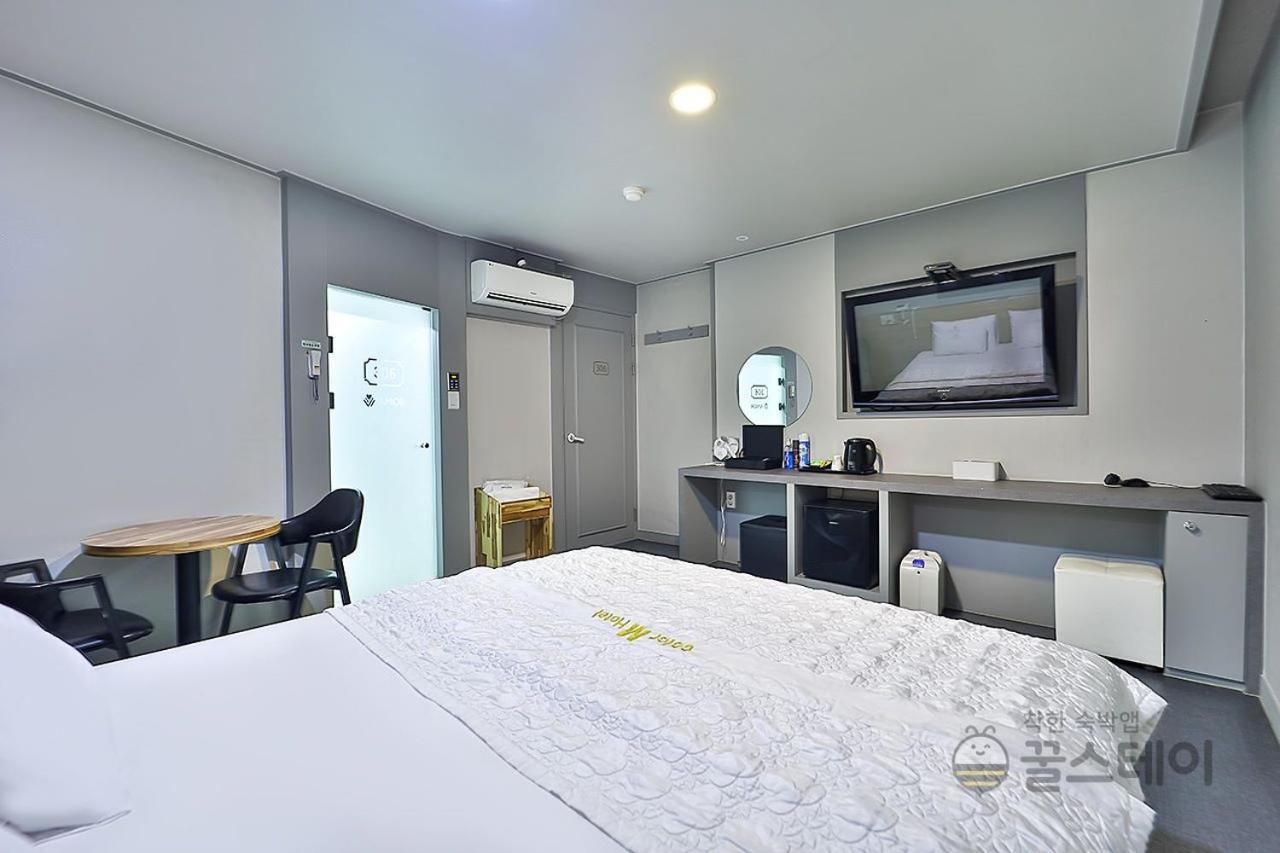 Amor Hotel Gimhae Bagian luar foto