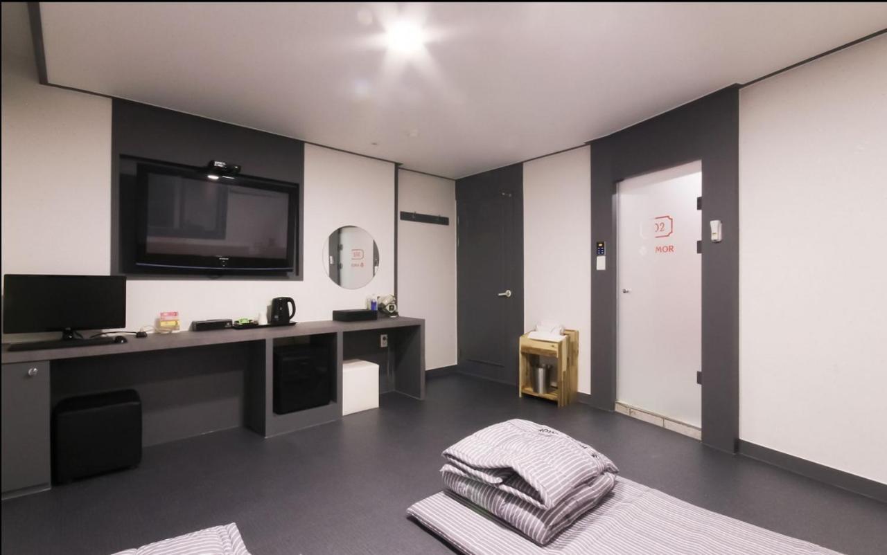 Amor Hotel Gimhae Bagian luar foto